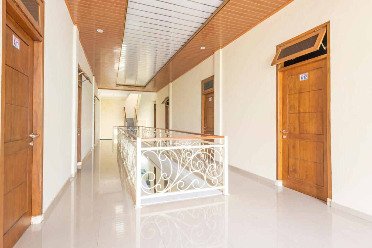 Oyo 3706 Griya Tentrem Syariah Lamongan Exteriör bild